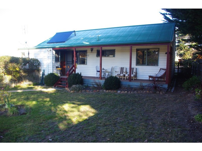 23 Russell Avenue, Woodend VIC 3442