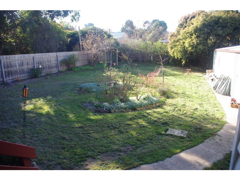 23 Russell Avenue, Woodend VIC 3442