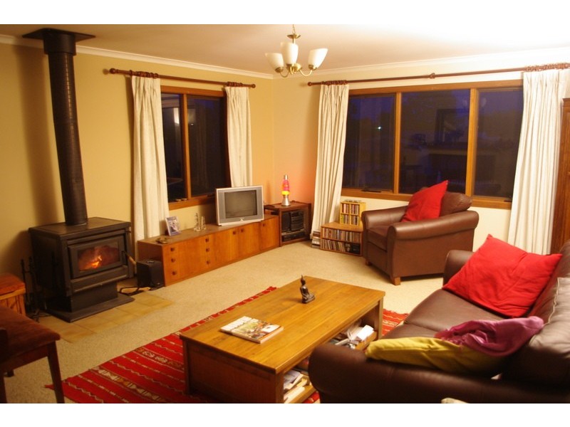 23 Russell Avenue, Woodend VIC 3442