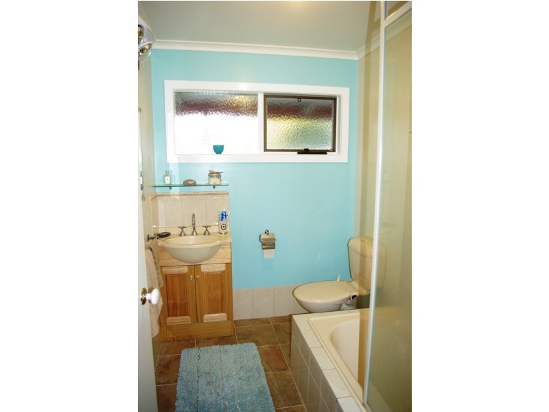 23 Russell Avenue, Woodend VIC 3442