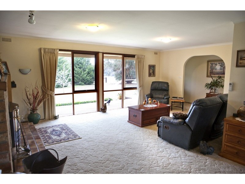77 Fraser Road, Lancefield VIC 3435