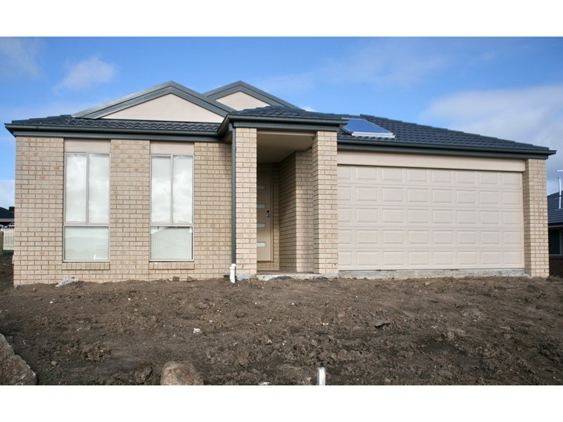 8 Thomas Place, Gisborne VIC 3437