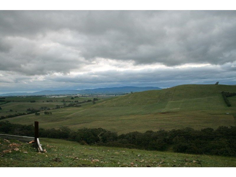 134 Springfield Road, Romsey VIC 3434