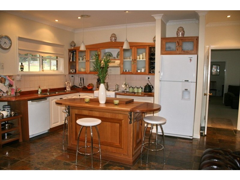 28 Greig Court, Woodend VIC 3442