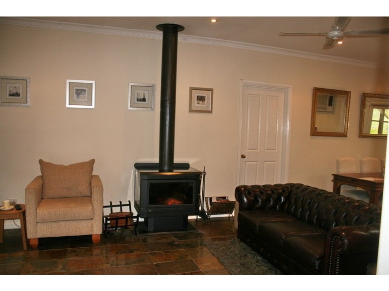 28 Greig Court, Woodend VIC 3442