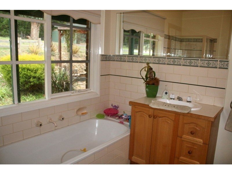 28 Greig Court, Woodend VIC 3442