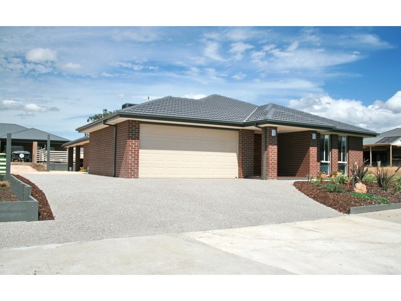 17 Francis Crescent, Gisborne VIC 3437