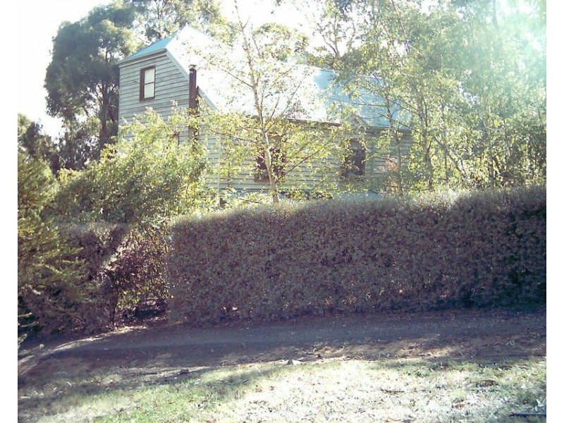 21 Mabel Crescent, Mount Macedon VIC 3441