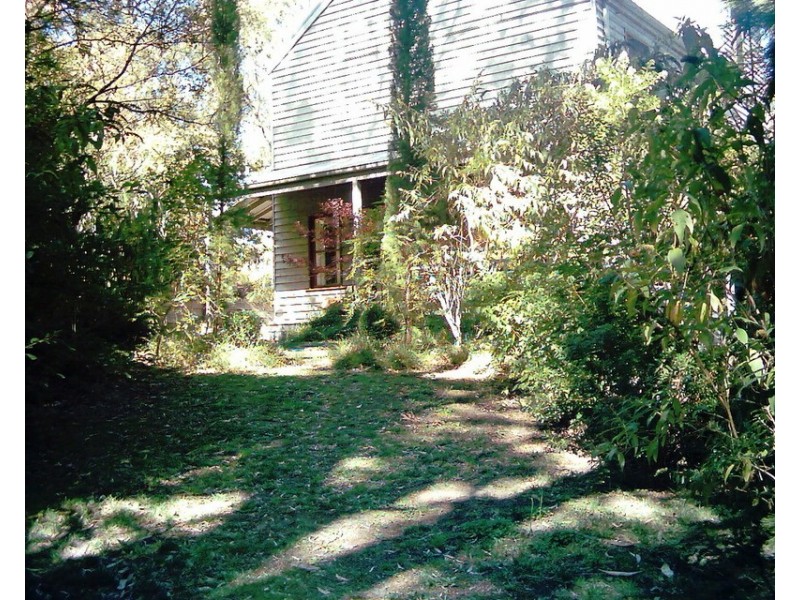 21 Mabel Crescent, Mount Macedon VIC 3441