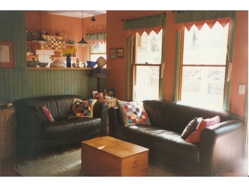 21 Mabel Crescent, Mount Macedon VIC 3441