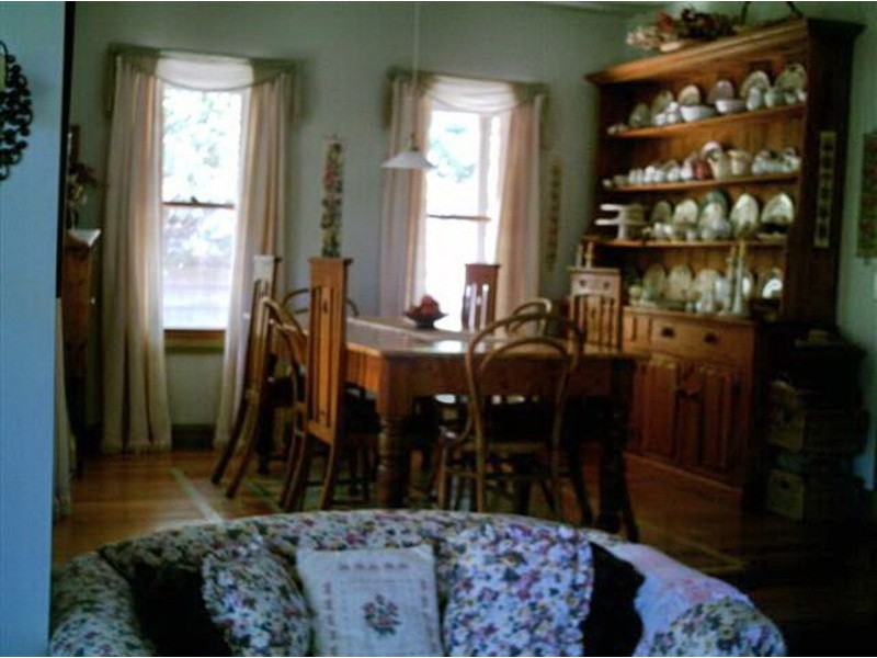 21 Mabel Crescent, Mount Macedon VIC 3441