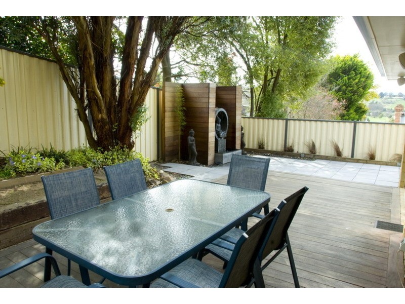2/26 Stephen Street, Gisborne VIC 3437