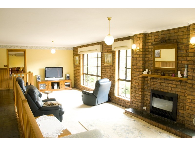 28 Grant Avenue, Gisborne VIC 3437