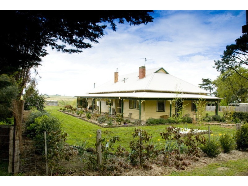 2060 Melbourne – Lancefield Road, Monegeetta VIC 3433