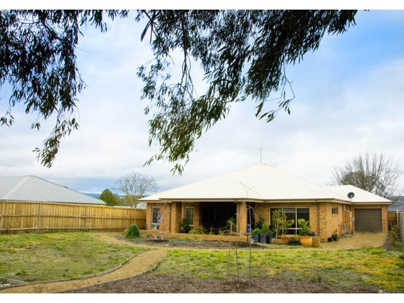 13 Pearce Court, Gisborne VIC 3437