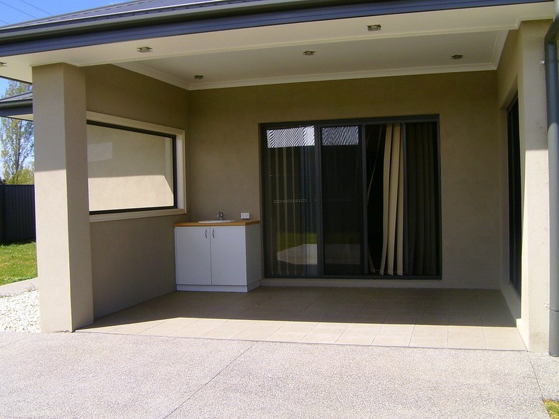 2 Thompson Close, Gisborne VIC 3437