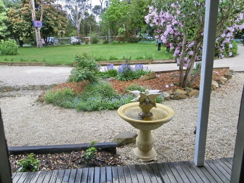 8 Zig Zag Road, Mount Macedon VIC 3441