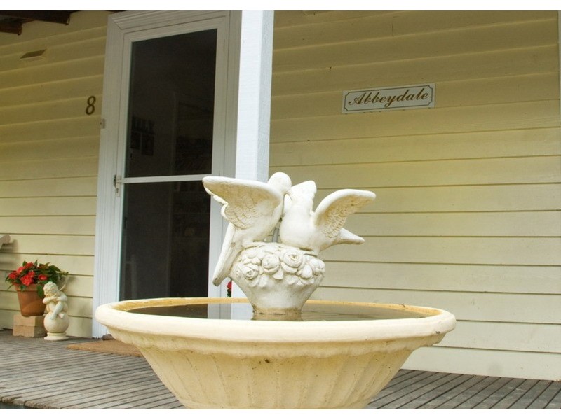 8 Zig Zag Road, Mount Macedon VIC 3441