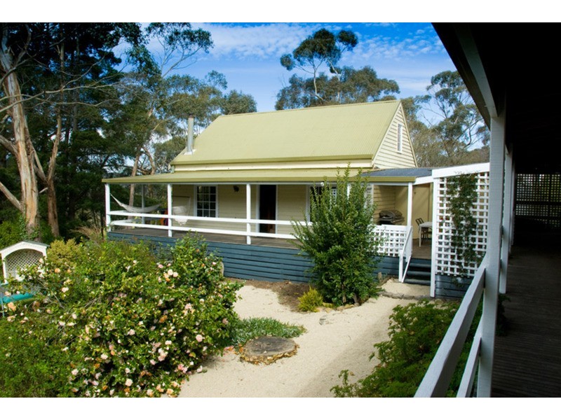 8 Zig Zag Road, Mount Macedon VIC 3441