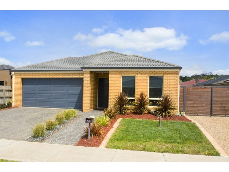 16 Vernon Close, New Gisborne VIC 3438