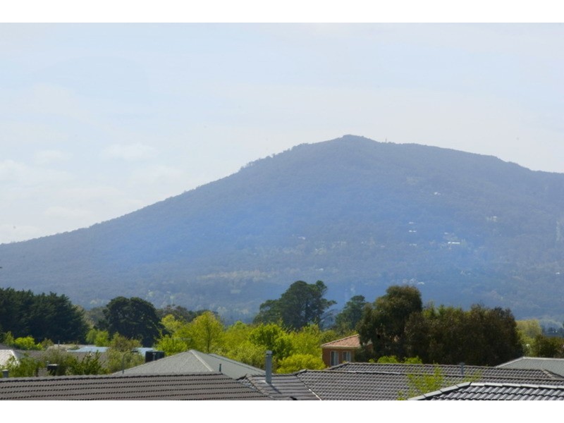 16 Vernon Close, New Gisborne VIC 3438