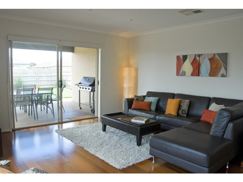 25 Vernon Close, New Gisborne VIC 3438