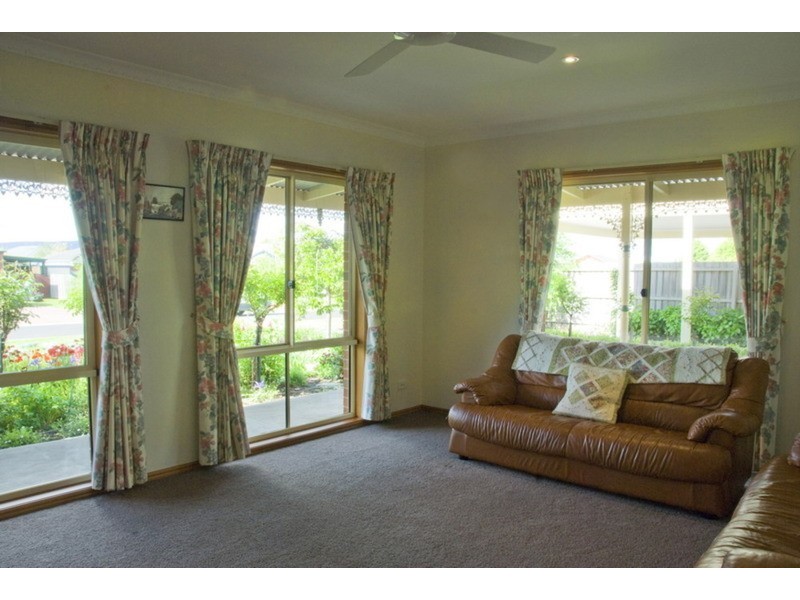 10 Comic Court, New Gisborne VIC 3438