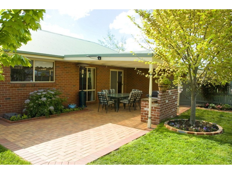 10 Comic Court, New Gisborne VIC 3438