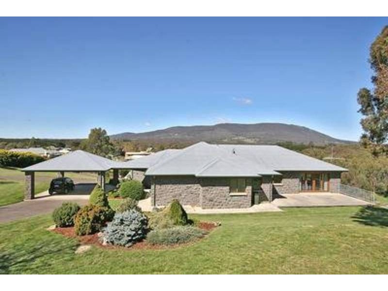 1 Samuel Court, Woodend VIC 3442