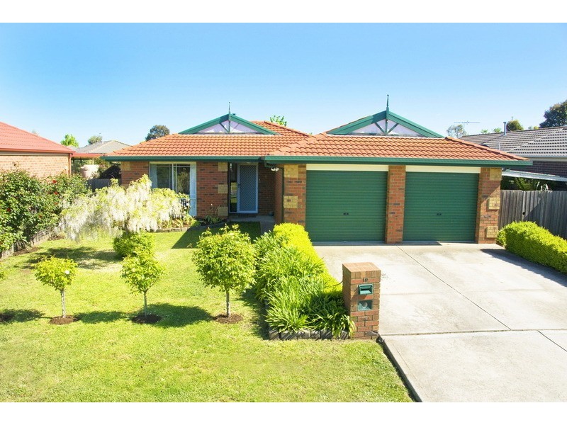 10 Sunny Park Close, Gisborne VIC 3437
