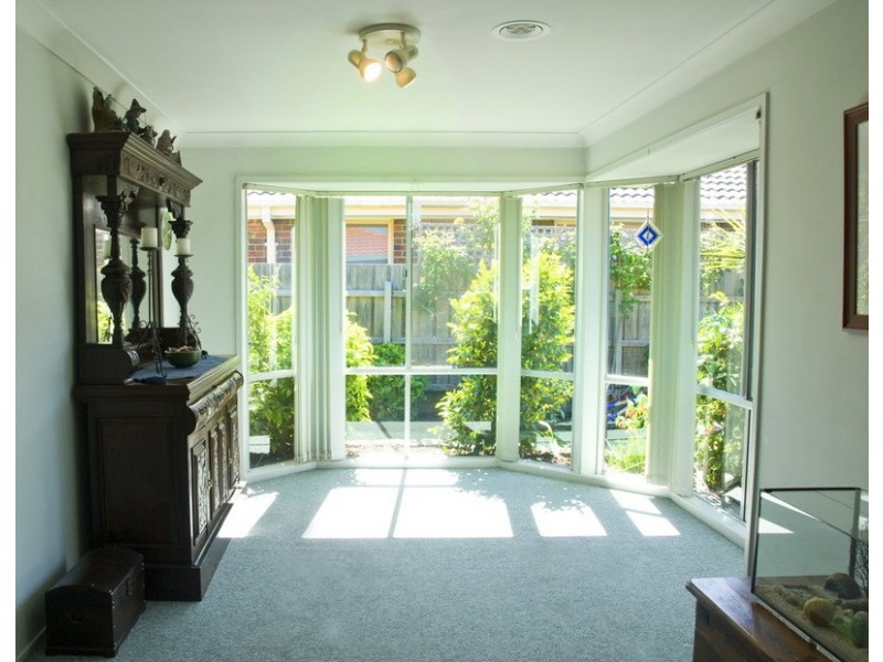 10 Sunny Park Close, Gisborne VIC 3437