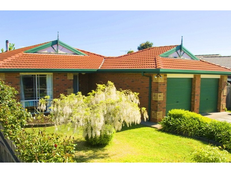 10 Sunny Park Close, Gisborne VIC 3437