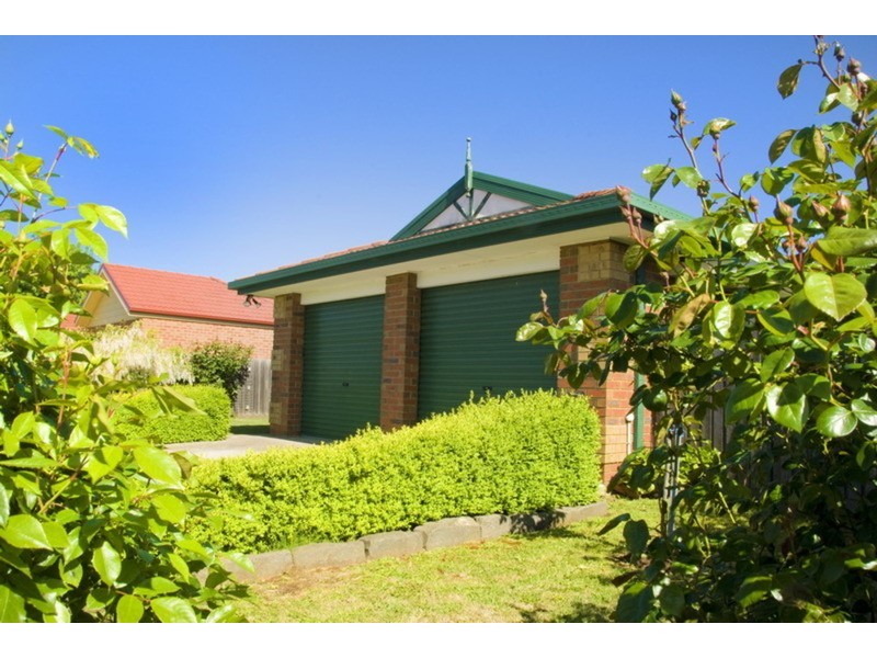 10 Sunny Park Close, Gisborne VIC 3437