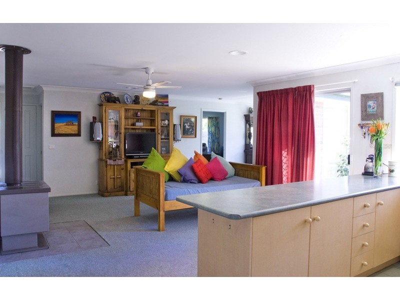 10 Sunny Park Close, Gisborne VIC 3437