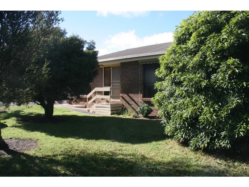 17 Woodworth Street, New Gisborne VIC 3438
