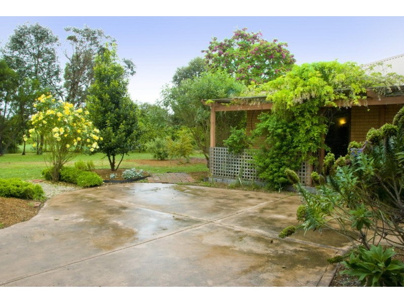 6 Sunrise Court, Gisborne VIC 3437