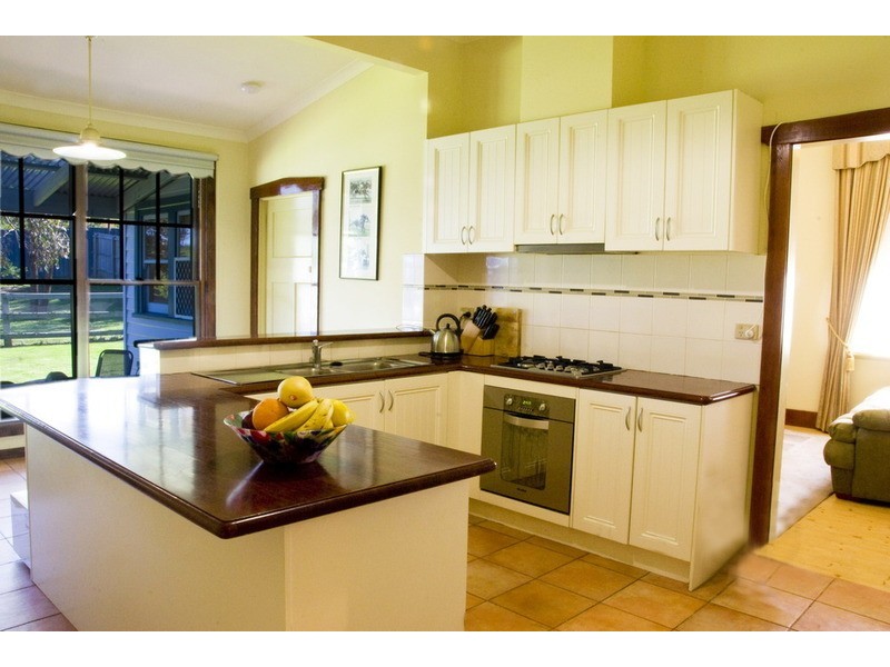 18 Morrow Road, Gisborne VIC 3437