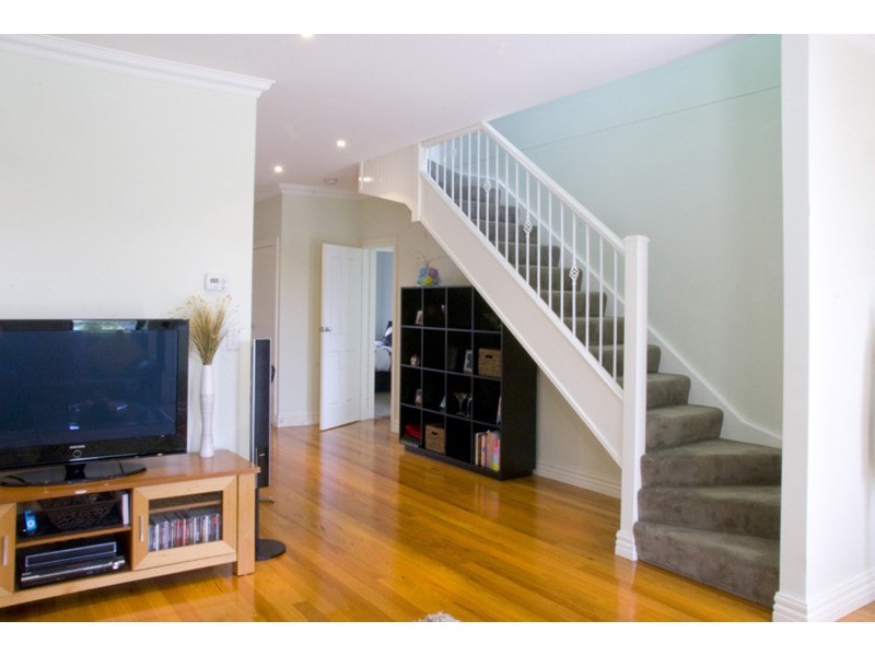 3/8 Howey Street, Gisborne VIC 3437