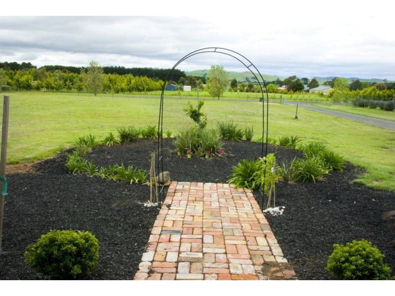 14 Stuartfield Avenue, Romsey VIC 3434