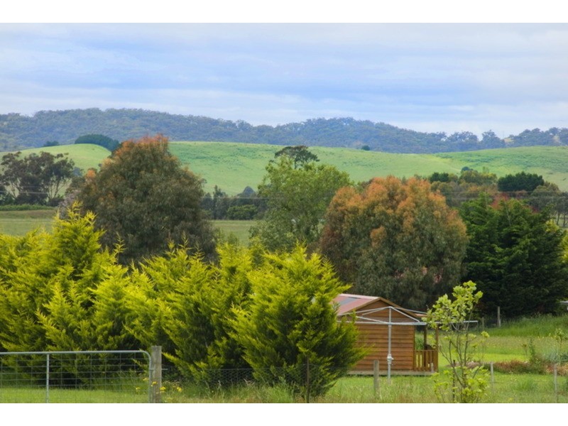 14 Stuartfield Avenue, Romsey VIC 3434