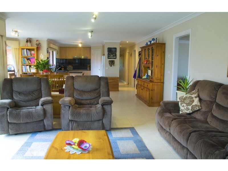 8 Landscape Close, Gisborne VIC 3437