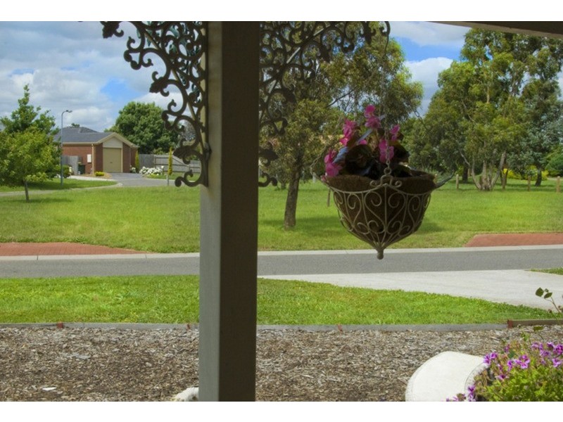 11 Landscape Close, Gisborne VIC 3437