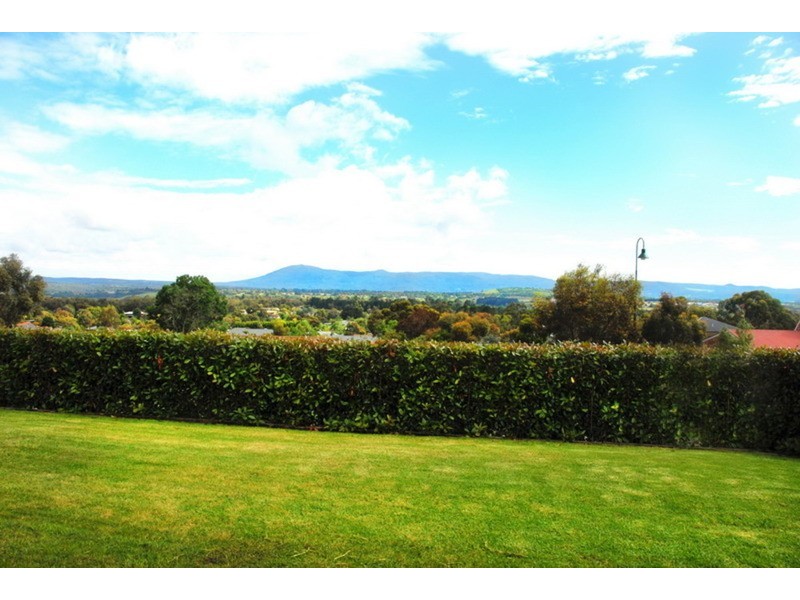 9 Wyralla Crescent, Gisborne VIC 3437