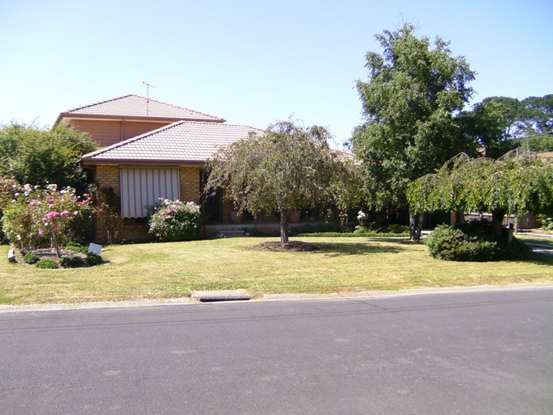 102 Frith Road, Gisborne VIC 3437