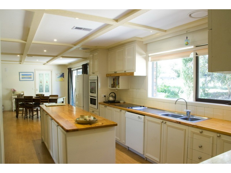 13 Ormerod Court, Gisborne VIC 3437