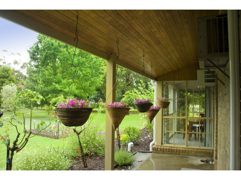 829 Bacchus Marsh Road, Bullengarook VIC 3437