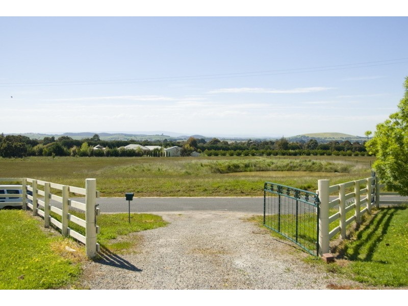 25 Mill Road, Romsey VIC 3434