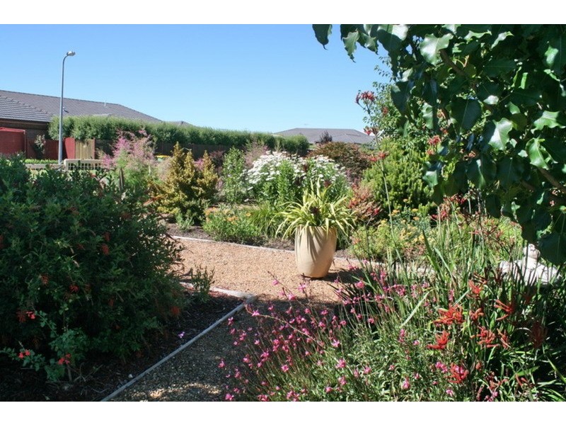 64 Chessy Park Drive, New Gisborne VIC 3438