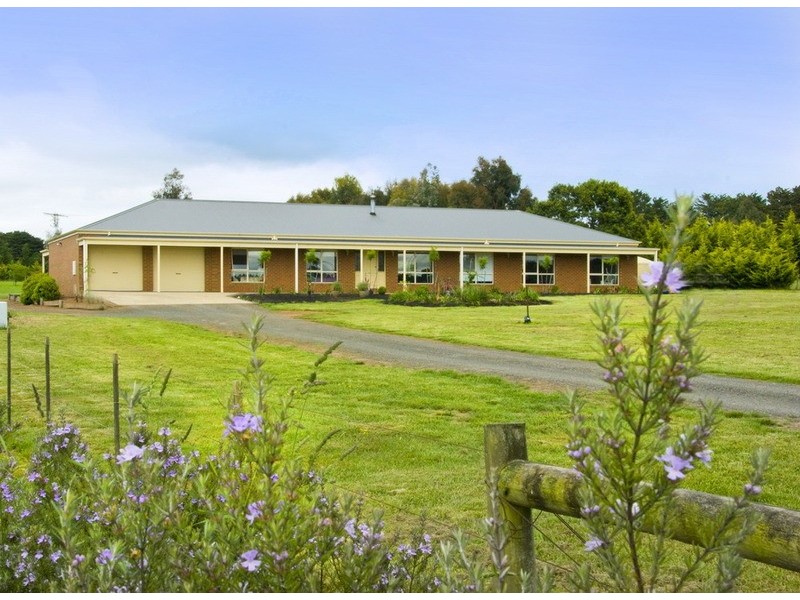 14 Stuartfield Avenue, Romsey VIC 3434