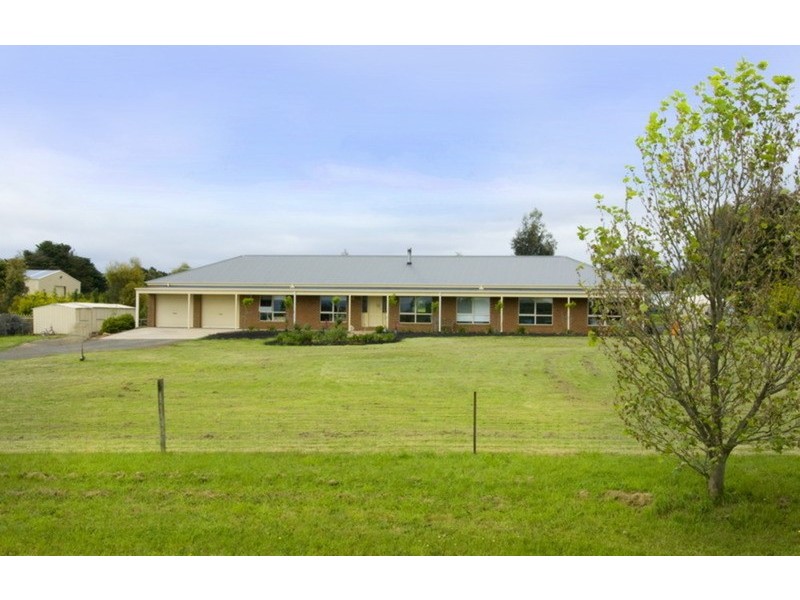 14 Stuartfield Avenue, Romsey VIC 3434